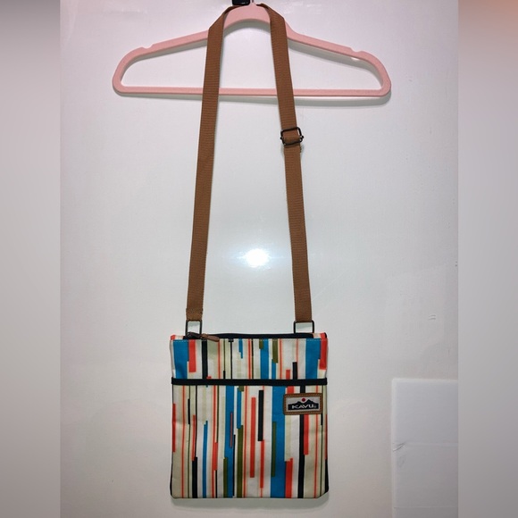 EUC Kavu crossbody bag retro stripes, water resistant, zip closure, adj strap - Picture 12 of 13